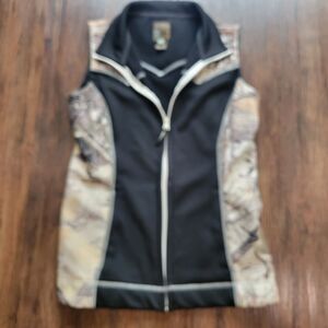 ROPER "Wear the West" woman's size small woodsy camo and black fleece lined vest